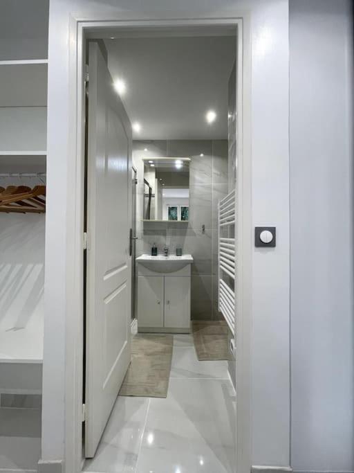 Appartement Cosy Et Moderne Proche De Disneyland Bussy-Saint-Georges Zewnętrze zdjęcie